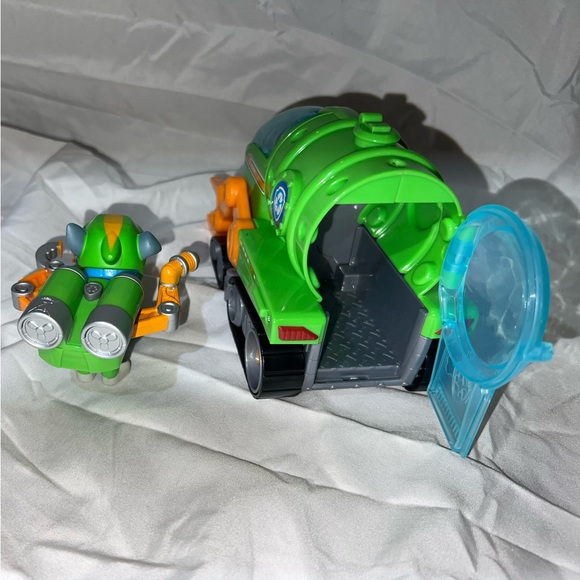 Paw patrol sea transforming rocky figure and vehicle - Picture 4 of 7